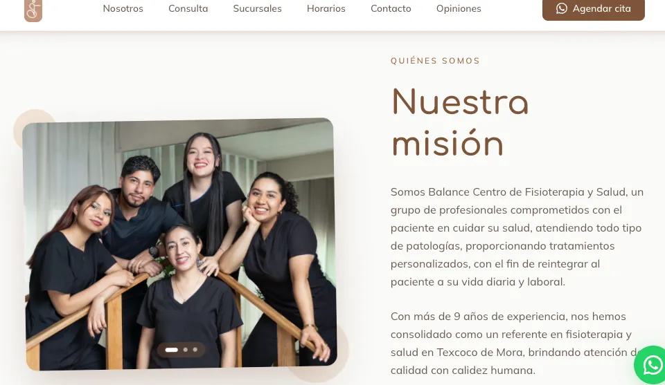 Sección de 'quiénes somos' con fotografía del equipo